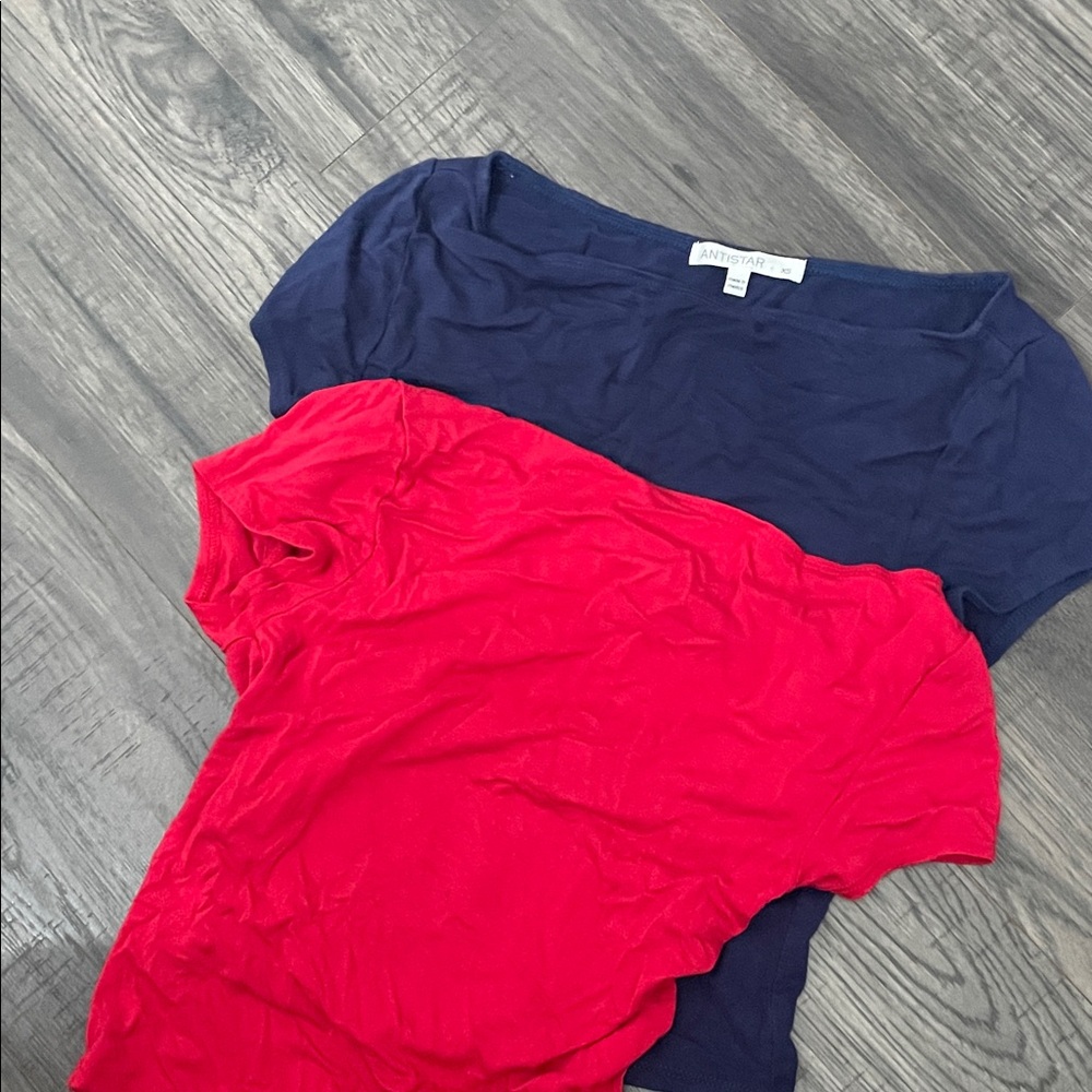 Elegant Short Sleeve Tees in Navy and Red